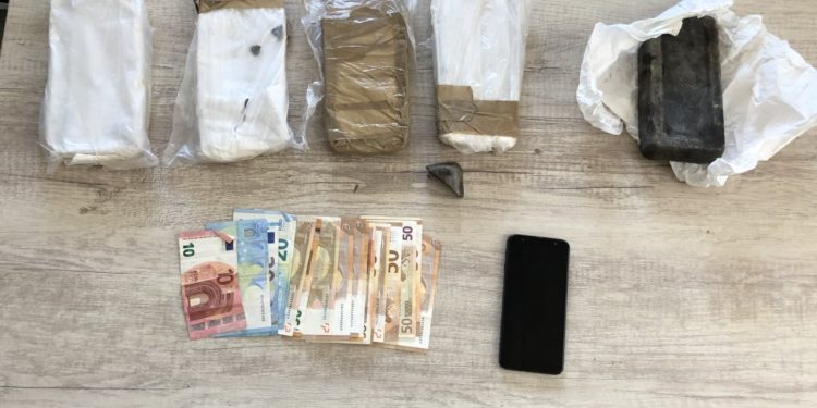 Συνελήφθησαν διακινητές ηρωϊνης στο Μενίδι Αττικής
