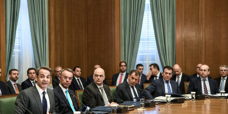 ΜΗΤΣΟΤΑΚΗΣ ΠΡΟΣ ΥΠΟΥΡΓΟΥΣ: “Να έχετε ψηλούς στόχους αλλά χαμηλό βλέμμα” (βίντεο)