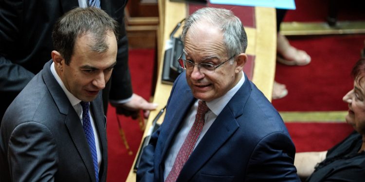 ΒΟΥΛΗ: Πρόεδρος με ρεκόρ ψήφων ο Κώστας Τασούλας