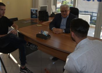 Η νεολαία στηρίζει τη Ν.Δ. και τον Κώστα Τζαβάρα