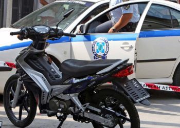 ΠΥΡΓΟΣ: Οδηγός έχασε τον έλεγχο και μπήκε σε κατάστημα!
