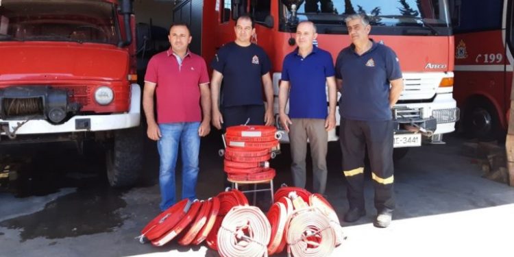 ΗΛΕΙΑ: Δωρεά σωλήνων στην Πυροσβεστική!