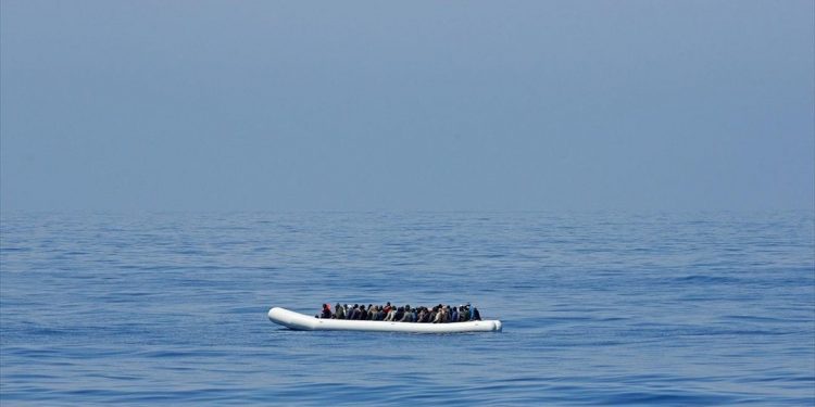 Δεκάδες αγνοούμενοι μετανάστες στη Μεσόγειο στο χειρότερο ναυάγιο φέτος