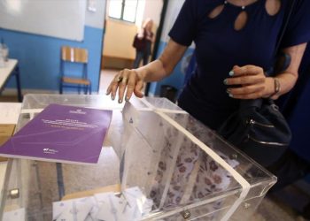 Δημοσκόπηση Αlco: Προβάδισμα 9,7 μονάδων και αυτοδυναμία για τη Ν.Δ.