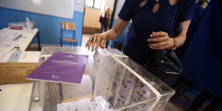Δημοσκόπηση Αlco: Προβάδισμα 9,7 μονάδων και αυτοδυναμία για τη Ν.Δ.