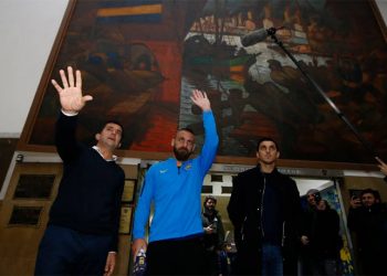 Ο Ντε Ρόσι πήγε στην Μπόκα, αποθεώθηκε, ανακοινώθηκε και έκανε το πρώτο σκληρό τάκλιν