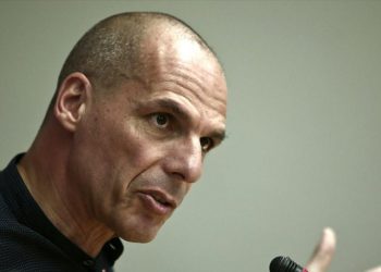 Γ. Βαρουφάκης: Προτεραιότητα η απόδραση από την ταξική χρεοδουλοπαροικία