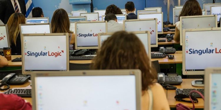 Η κατανομή των εδρών σύμφωνα με τη SingularLogic