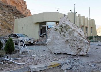 Ιράν: Ένας νεκρός και δεκάδες τραυματίες από σεισμό 5,7 Ρίχτερ