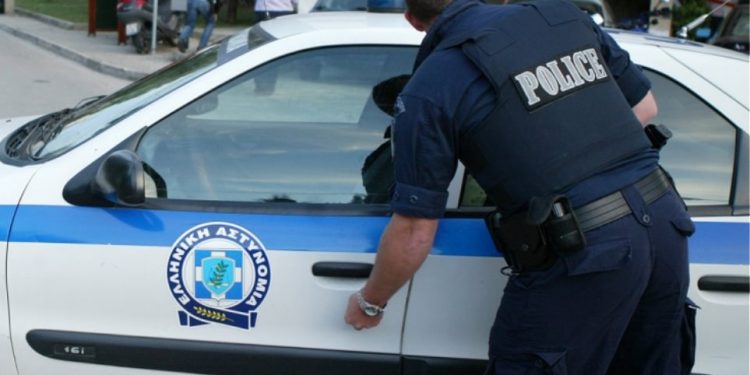Εξιχνιάστηκε άμεσα ληστεία σε βάρος αλλοδαπού στην Γαστούνη