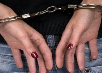 Σύλληψη ημεδαπής για κατοχή ναρκωτικών