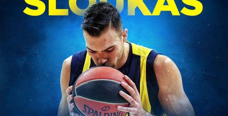 Επίσημα στη Φενέρ για τρία χρόνια – Newsbeast