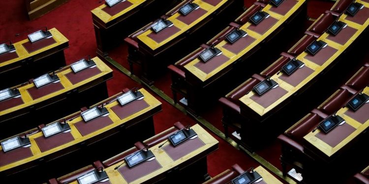 Τα νέα πρόσωπα στις κοινοβουλευτικές ομάδες της Ν.Δ. και του ΣΥΡΙΖΑ