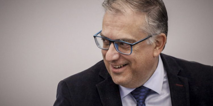 Ποιος είναι ο νέος υπερυπουργός Εσωτερικών Τάκης Θεοδωρικάκος