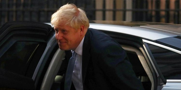 Τζόνσον: Πρώτη επίσημη συνάντηση με τους Brexiteers του νέου υπουργικού συμβουλίου