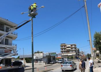 ΔΗΜΟΣ ΠΥΡΓΟΥ: Αποκαταστάθηκαν οι καμμένοι λαμπτήρες στο Πύργο (βίντεο)