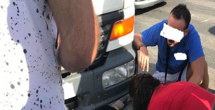 Τροχαίο στην Κρήτη: Πεζή βρέθηκε κάτω από τις ρόδες φορτηγού και επέζησε