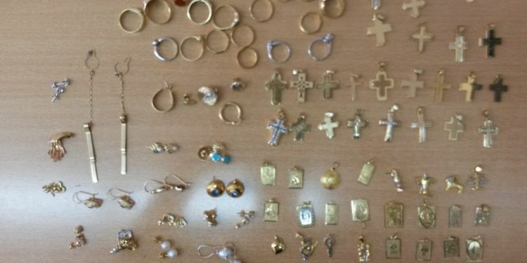 Συνελήφθησαν άμεσα ληστές κοσμηματοπωλείου στην Πάτρα