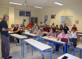 ΛΕΧΑΙΝΑ: Μετα απο 40 χρόνια πάλι στα ίδια θρανία!