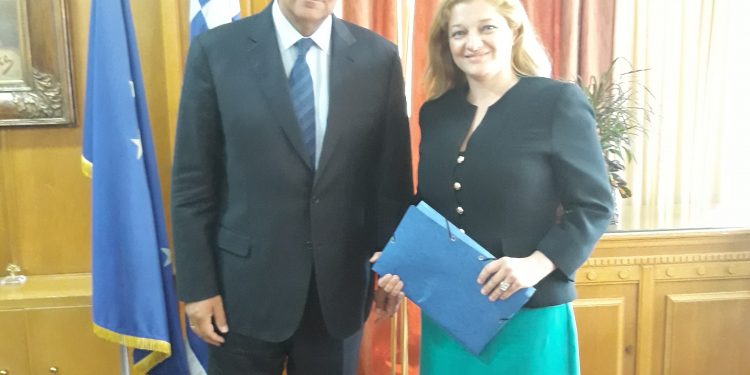 ΔΙΟΝΥΣΙΑ ΑΥΓΕΡΙΝΟΠΟΥΛΟΥ: Συνάντηση μαζί με αντιπροσωπεία Αγροτικού Συνεταιρισμού Νομού Ηλείας «Εύφορη Γη» με τον Υπ. Αγροτικής Ανάπτυξης και Τροφίμων