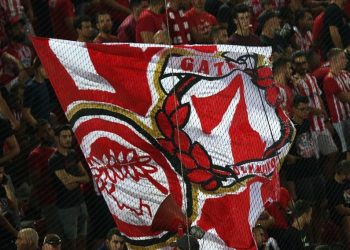 Αγχωτική νίκη ο Ολυμπιακός επί του Αστέρα (1-0), που «φωνάζει» για πέναλτι στο φινάλε