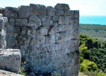 Το καμάρι της Μίνθης: Κάστρο Αράκλοβου ή Κάστρο του Βουτσαρά