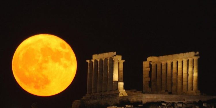 Αυγουστιάτικη Πανσέληνος: Εκδηλώσεις με ελεύθερη είσοδο σε όλη την επικράτεια