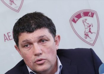 «Διαζύγιο» με Πέτριτς η ΑΕΛ