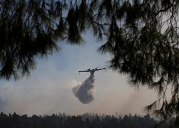Φωτιά στη Σάμο - Εκκενώθηκαν δύο ξενοδοχεία