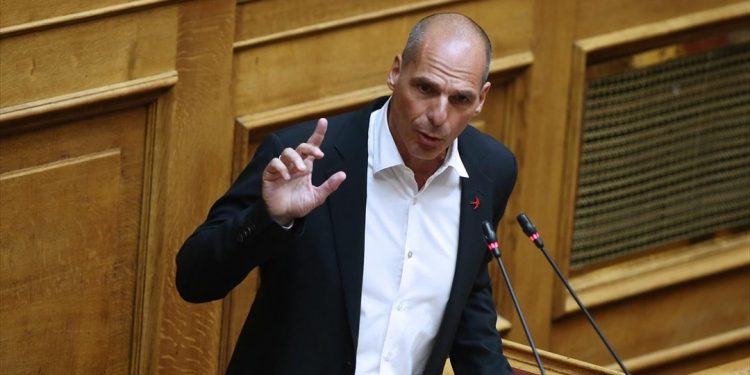Γ. Βαρουφάκης: Οι επιλογές της κυβέρνησης οδηγούν σε πιο αυταρχικό κράτος