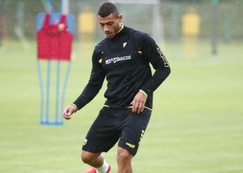 Γιακουμάκης αντί Σαμπανάτζοβιτς στη λίστα της ΑΕΚ για Τραμπζονσπόρ