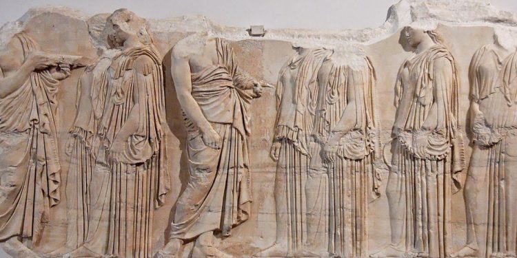 Μητσοτάκης - Μακρόν: Συζητήθηκε το ενδεχόμενο να δανείσει το Λούβρο στην Αθήνα Γλυπτά του Παρθενώνα