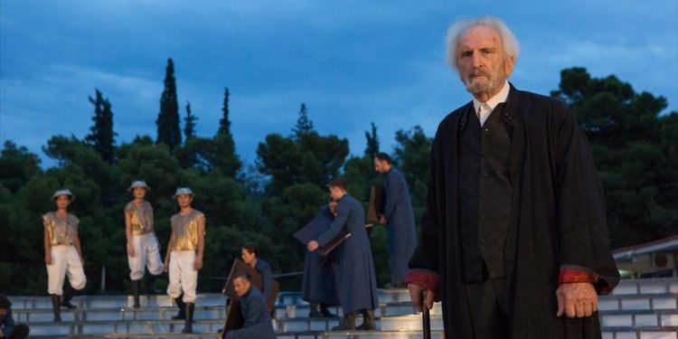 Νικήτας Τσακίρογλου: «Επίδαυρος… χώρος φιλόξενος, ποτέ όμως οικείος…»