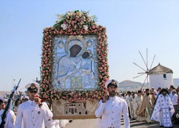 Πάρος: Με λαμπρότητα ο εορτασμός της Κοίμησης της Θεοτόκου στην Παναγία Εκατονταπυλιανή