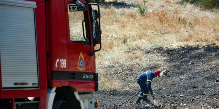 Πυρκαγιά στη Βάρδα Αχαΐας | naftemporiki.gr
