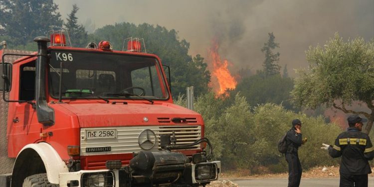 Πυρκαγιά στο Μουζάκι Ζακύνθου | naftemporiki.gr