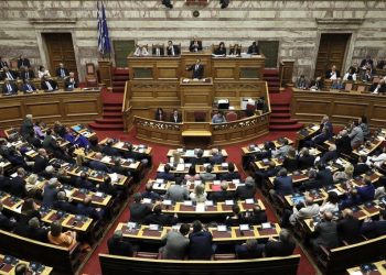 Στο «φουλ» οι μηχανές για την ψήφιση συνολικά 10 νομοσχεδίων