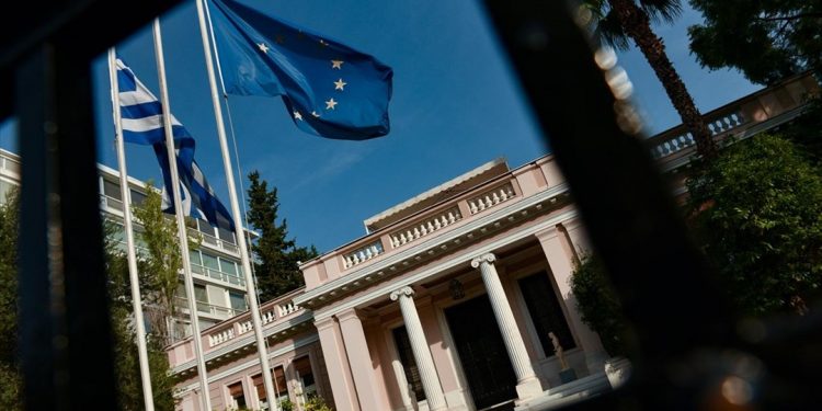 «Θερμός» Σεπτέμβρης για την κυβέρνηση