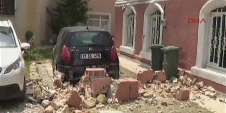 Τουρκία: Τραυματίες και ζημιές από τον σεισμό 5,9 Ρίχτερ