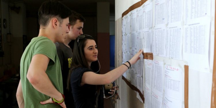 ΒΑΣΕΙΣ 2019: Αγωνία τέλος για τους υποψηφίους!