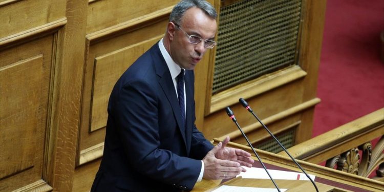 Χρ. Σταικούρας: Με ασπίδα τα ομόλογα θέλει «κούρεμα» πλεονασμάτων