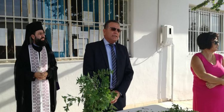 ΔΗΜΟΣ ΠΗΝΕΙΟΥ: Στους αγιασμούς των σχολικών μονάδων (φωτος)
