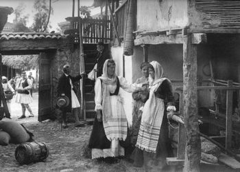 Ο ταλαντούχος σκηνοθέτης Μενέλαος Τζαβέλλας μεταφέρει στο σανίδι την αληθινή ιστορία της Κάντω Τζαβέλλα