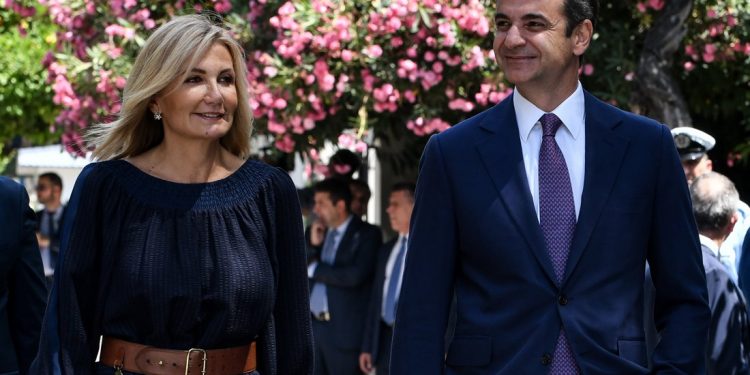 Αυτό είναι το «πόθεν έσχες» Κυριάκου και Μαρέβας Μητσοτάκη – News.gr