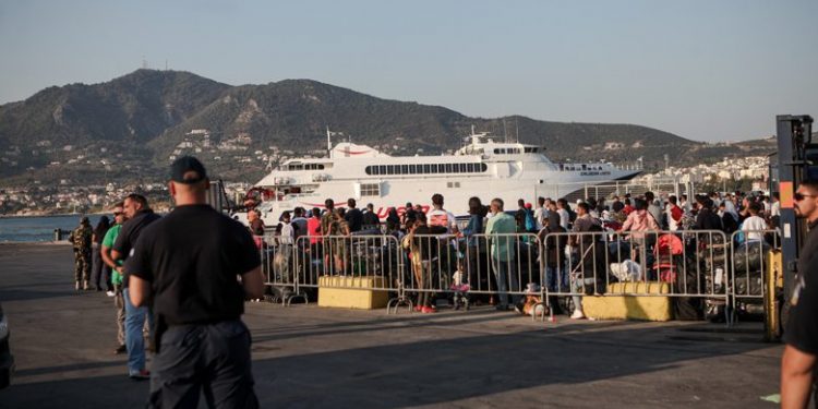 Ομόφωνη απόφαση των περιφερειαρχών για παραχώρηση χώρων φιλοξενίας για τους μετανάστες