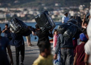 Σε δομές της Βόρειας Ελλάδας οι 1.500 πρόσφυγες και μετανάστες από τη Λέσβο