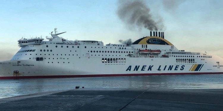 Μνήμες από το Norman Atlantic ξύπνησε η πυρκαγιά στο πλοίο στην Ηγουμενίτσα, εικόνες από την επιχείρηση της Πυροσβεστικής