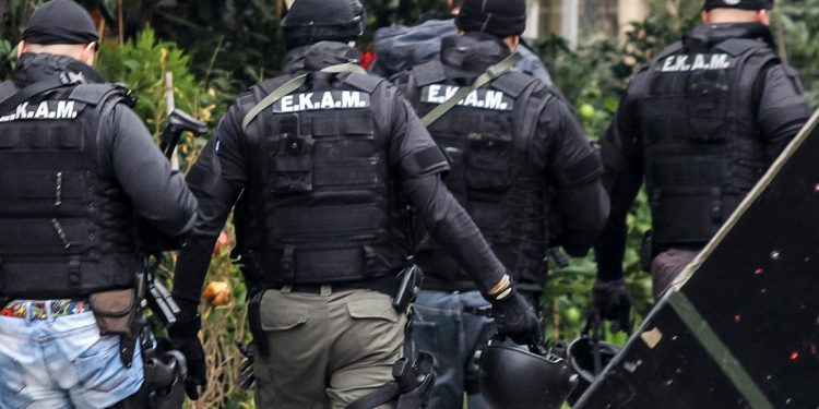 «Άρωμα» τρομοκρατίας πίσω από την κλοπή βαρέος οπλισμού στη Λέρο – News.gr
