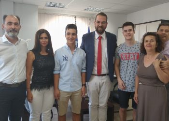 Δυο ακόμα αριστούχοι επιτυχόντες στο γραφείο του Νεκτάριου Φαρμάκη