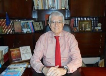 ΑΓΓΕΛΟΣ ΑΓΓΕΛΟΠΟΥΛΟΣ: “Επιδεινώνεται συνεχώς το βιοτικό επίπεδο της μεσαίας τάξης”